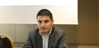 SE IMPANZESTE ROMANIA DE AUTOSTRAZI. PE PROMISIUNI – Secretarul de stat Adrian Covasnianu spune ca autostrada A7 va ajunge la Pascani pana in 2025