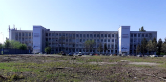 TAROM ISI INCHIRIAZA SEDIUL CENTRAL – Dezvoltatorul aeroportului din Sudul Capitalei, interesat de achizitia cladirii companiei nationale de transport aerian