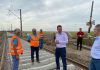 120 KM/ORA, VITEZA PROMISA PENTRU TRENURILE DE PE RUTA FAUREI-BRAILA – Pe santierul feroviar dintre Buzau si Faurei ”se lucreaza bine”, spune ministrul