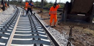 LUCRARI MAJORE PE CALEA FERATA – CFR a lansat o licitatie de peste 8 miliarde lei pentru electrificarea si modernizarea liniei de cale ferata Constanta – Mangalia. Se pregateste electrificarea si reabilitatea si a caii ferate Cluj-Napoca-Oradea- Episcopia Bihor