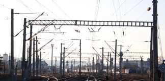 LICITATIE GIGANT LA CFR – Compania va plati peste 3 miliarde lei pentru electrificarea si reabilitarea a doua loturi din linia de cale ferata Cluj Napoca – Oradea – Episcopia Bihor LICITATIE GIGANT LA CFR – Compania va plati peste 3 miliarde lei pentru electrificarea si reabilitarea a doua loturi din linia de cale ferata Cluj Napoca - Oradea - Episcopia Bihor