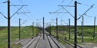 CFR SEMNEAZA UN NOU CONTRACT DE MILIARDE – Arcada si Alstom castiga contractual de 1,53 de miliarde de lei fara TVA pentru electrificarea a 36,53 de km de cale ferata intre statiile Aghires si Poieni