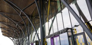 AEROPORTUL DIN BRASOV A FOST INAUGURAT OFICIAL – Este primul aeroport construit in ultimii 50 de ani in Romania. Investitia a costat 140 de milioane de euro