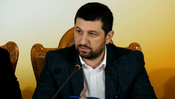 DEZBATERE LA PALATUL PARLAMENTULUI – Lipsa autostrazilor ne costa zeci de milioane de euro lunar (Video)