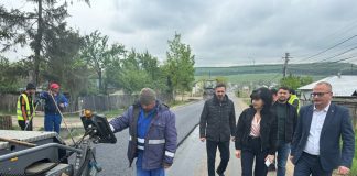 COVOR ASFALTIC PE DRUM JUDETEAN DIN BOTOSANI – S-a reabilitat cel mai afectat drum judetean de nerespectarea limitelor de tonaj
