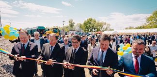 GRAMPET A INAUGURAT TERMINALUL DE LA DORNICESTI – Cel mai mare terminal de transbordare a cereralelor din Europa, construit cu 10 milioane euro, a fost pus in functiune. La ceremonia de inagurare a fost evidentiata importanta majora a acestui Complex. Gruia Stoica, presedintele Grampet Group: “Terminalul va deveni un punct strategic pentru fluidizarea traficului de cereale de la granita cu Ucraina in Portul Constanta”