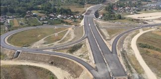 AUTOSTRADA SIBIU-PITESTI – Progres bun pe Sectiunea 5 Curtea de Arges – Pitesti. Lucrarile sunt finalizate in proportie de 79%. IMAGINI cu drona de pe santier