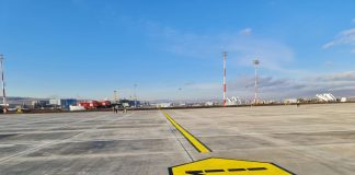 AERPORTUL DIN CLUJ MODERNIZEAZA PLATFORMA APRON 1 – Societatea care administreaza Aeroportul International Avram Iancu din Cluj a lansat licitatie de 24 milioane lei pentru lucrari de intretinere constand in constructia de piste de decolare si aterizare, lucrari de betonare, lucrari de cablare electrica