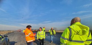 DIN DECEMBRIE SE CIRCULA DIN DN1 PE A3 SI DN2 – Avanseaza lucrarile in zona localitatii Afumati pe Lotul 3 al A0 Nord: se toarna asfaltul de uzura la jonctiunea cu lotul 2 Nord spre DN2. Se va construi si un nou sens giratoriu in Afumati