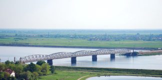 PODUL PESTE OLT DE LA SLATINA VA FI INCHIS – CNAIR cauta constructor pentru efectuare unor reparatii capitale la Podul de la Slatina: “Lucrarile se vor realiza cu inchiderea circulatiei pe pod si directionarea fluxurilor spre podul peste Olt realizate pe drumul Expres Craiova Pitesti”