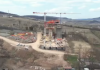 SE MONTEAZA GRINZILE PE A3 – Constructorii actioneaza pe viaductele de pe sectiunea Nadaselu–Mihaiesti