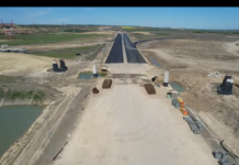 IMAGINI DE PE SANTIERUL AUTOSTRAZII A7 – Sunt in executie lucrari de asternere a mixturilor asfaltice pe mai multe sectoare