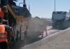 SE ASFALTEAZA PE A1 – Au inceput lucrarile la partea carosabila