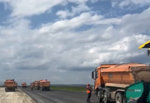SE ASTERNE ASFALTUL PE PRIMA AUTOSTRADA DIN JUDETUL IASI – Lucrarile se executa pe primii 11 kilometri aferenti Lotului 3 Mircesti – Pascani