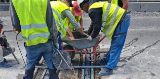 REPARATII PE DN7 – Au fost finalizate lucrarile de inlocuire a dispozitivelor de acoperire a rosturilor de dilatatie la pasajul din Raul Vadului