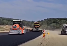Se pune asfaltul pe o nouă secțiune de pe Autostrada A1