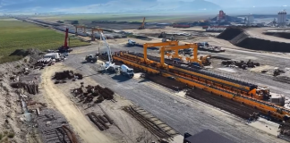 Autostrada Târgu Mureș-Târgu Neamț: 300 de muncitori cu 240 de utilaje și echipamente pe lotul Joseni-Ditrău (Video)