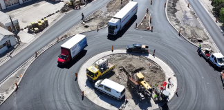 Sensul giratoriul de la intersecția DN 2 cu DN 2B, din localitatea Spătaru, aproape de final